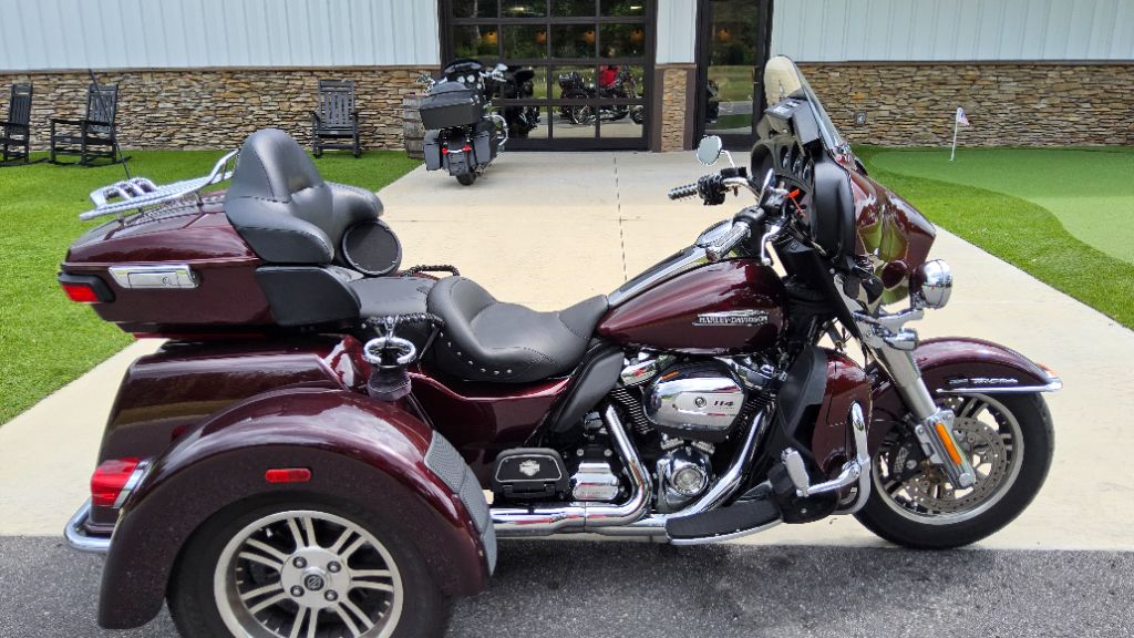 2019 Harley-davidson Tri Glide Ultra - $26,999