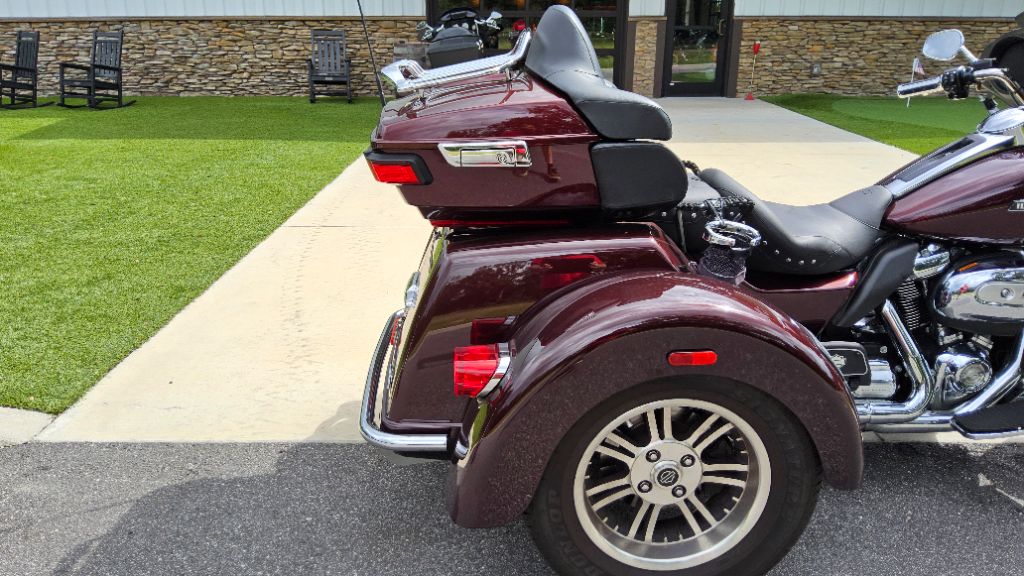 2019 Harley-davidson Tri Glide Ultra - $26,999