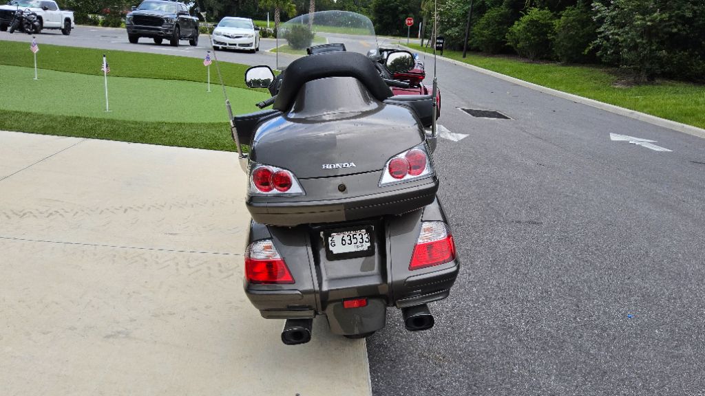 2010 Honda Gold Wing - $10,500