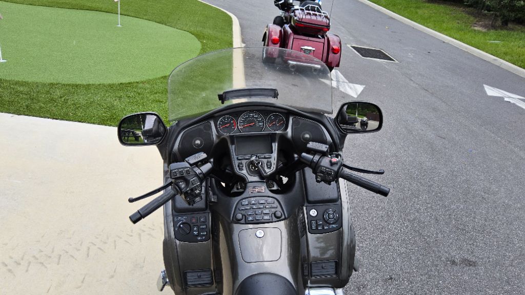 2010 Honda Gold Wing - $10,500