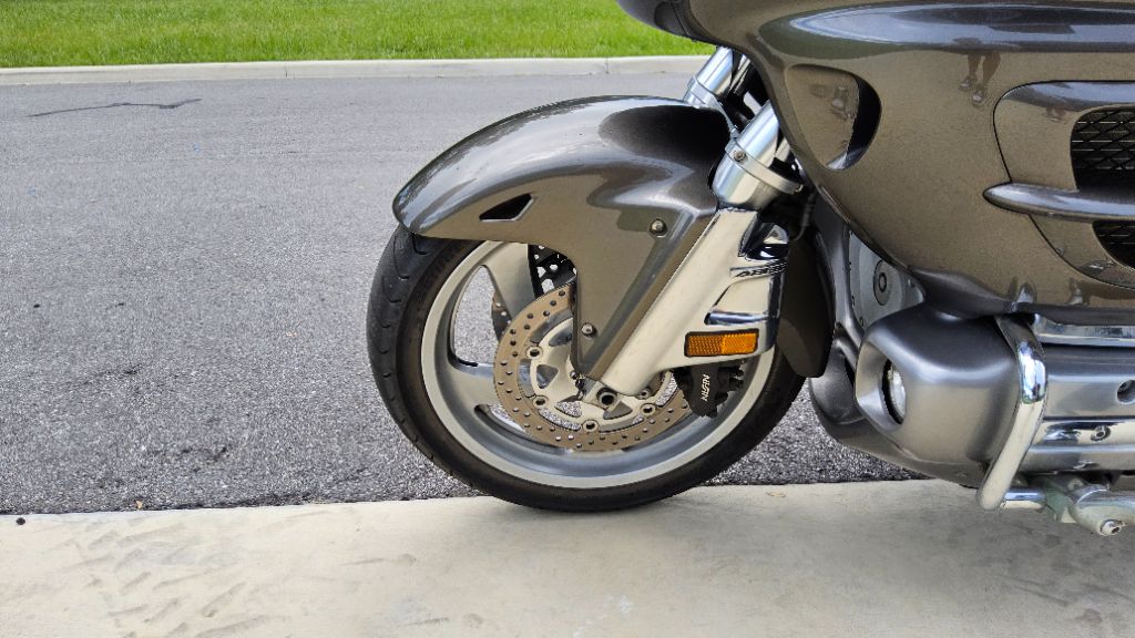 2010 Honda Gold Wing - $10,500