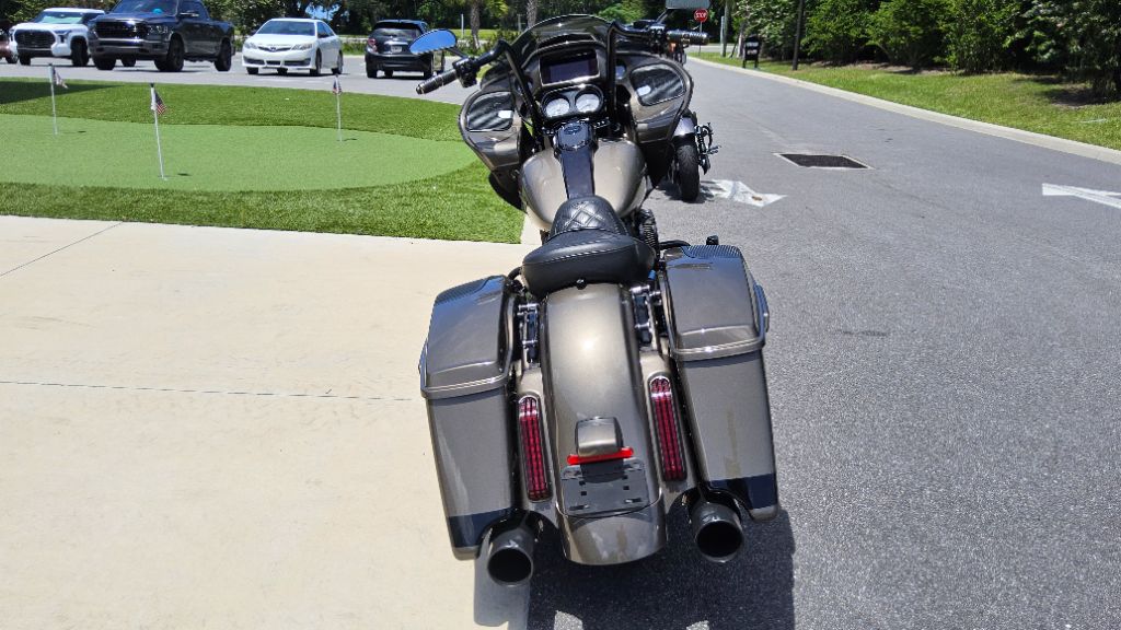 2021 Harley-davidson Cvo Road Glide - $29,500