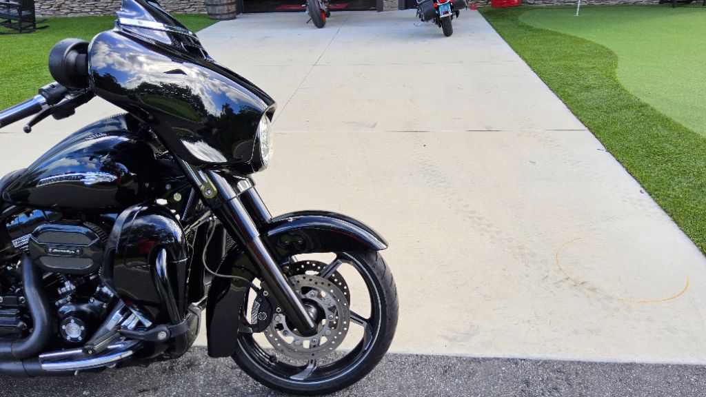 2016 Harley-davidson Cvo Street Glide - $15,900