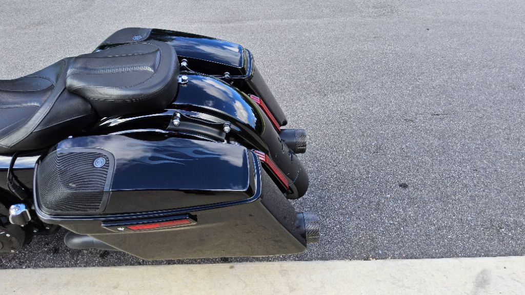 2016 Harley-davidson Cvo Street Glide - $15,900