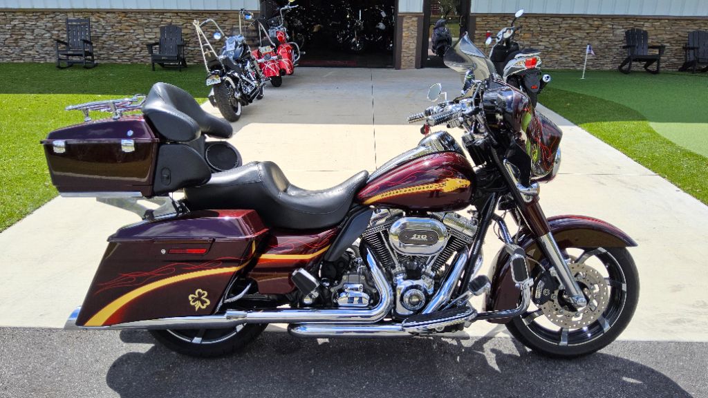 2010 Harley-davidson Cvo Street Glide - $10,995