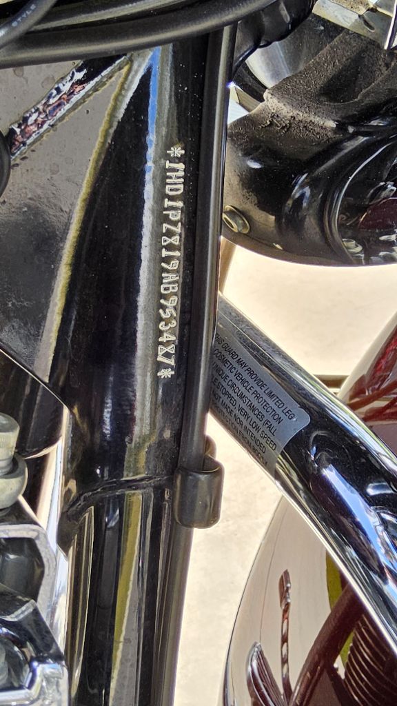2010 Harley-davidson Cvo Street Glide - $10,995