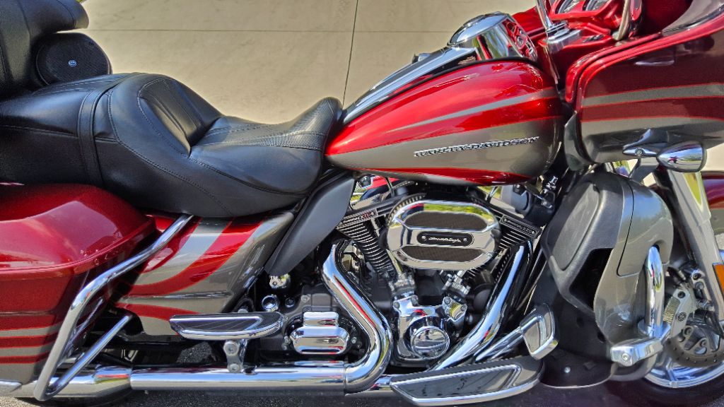 2016 Harley-davidson Cvo Road Glide Ultra - $14,900