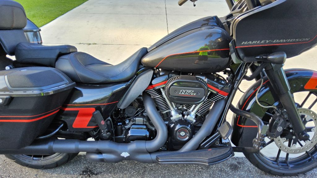 2018 Harley-davidson Cvo Road Glide - $24,900
