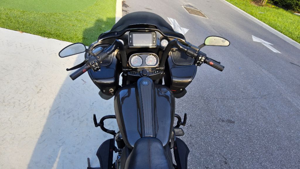 2018 Harley-davidson Cvo Road Glide - $24,900