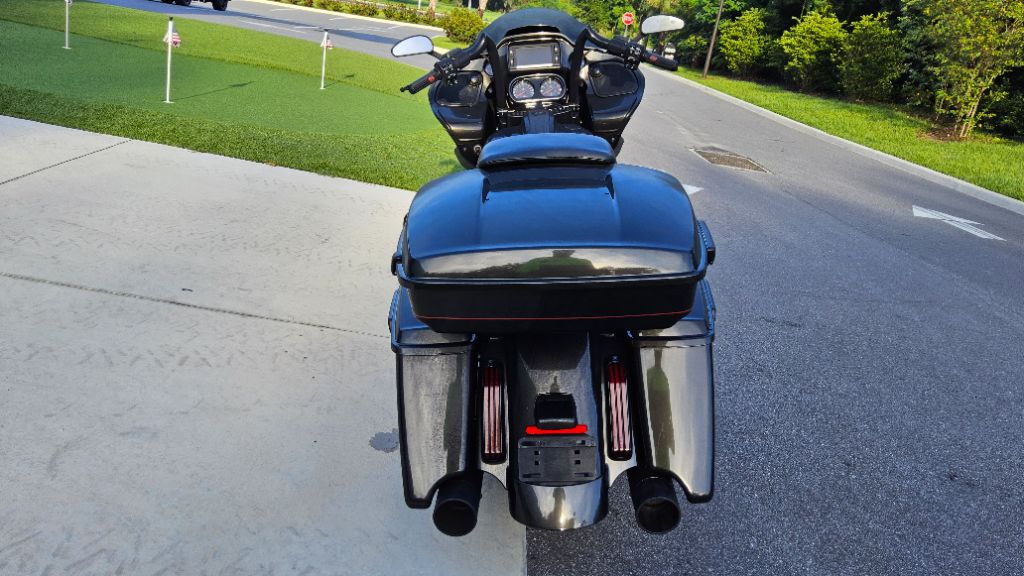 2018 Harley-davidson Cvo Road Glide - $24,900