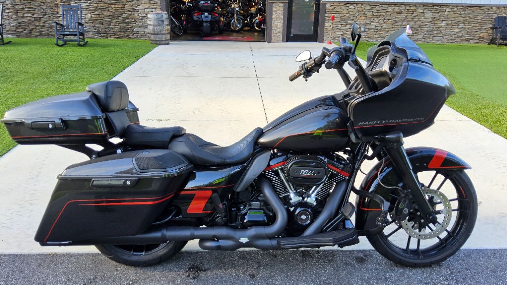 2018 Harley-davidson Cvo Road Glide - $24,900
