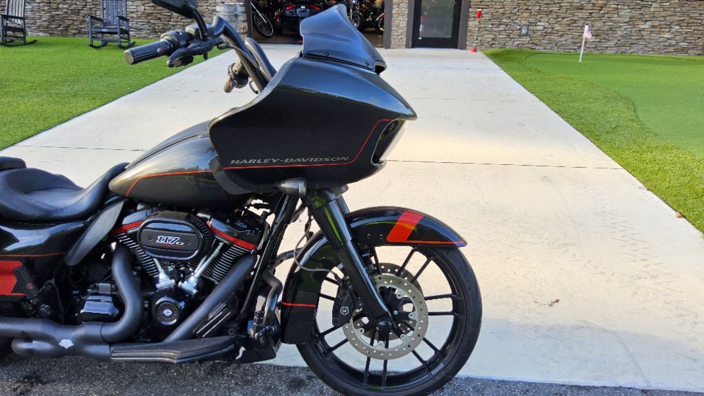 2018 Harley-davidson Cvo Road Glide - $24,900