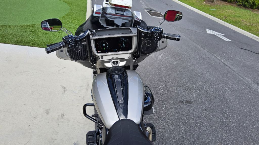 2023 Harley-davidson Cvo Street Glide - $29,995