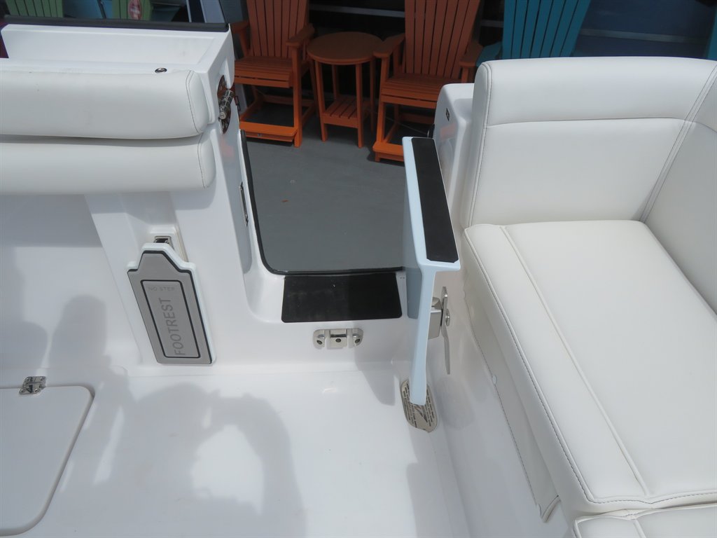 2027 TIDEWATER 256 LXF - $159,693