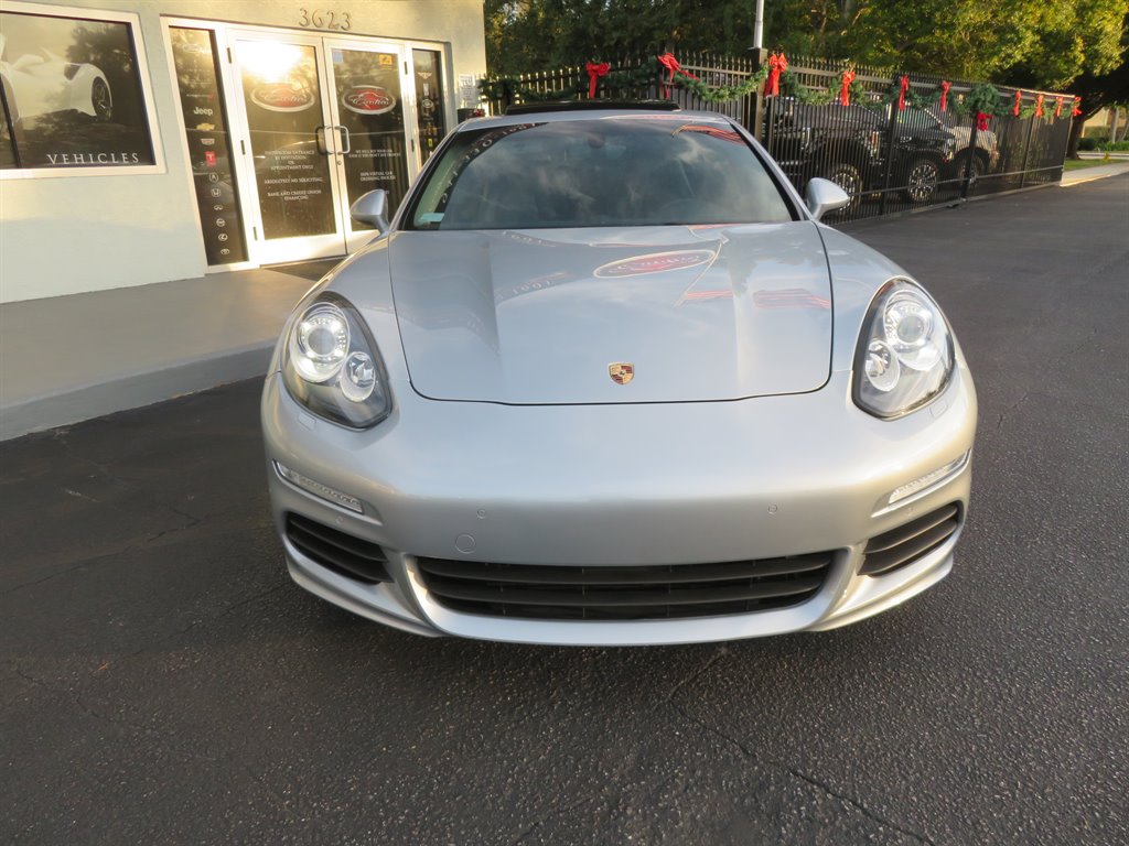 2014 Porsche Panamera 4S photo