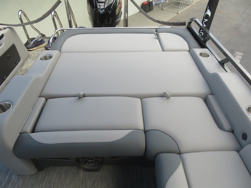 2027 AVALON LSZ VRB
