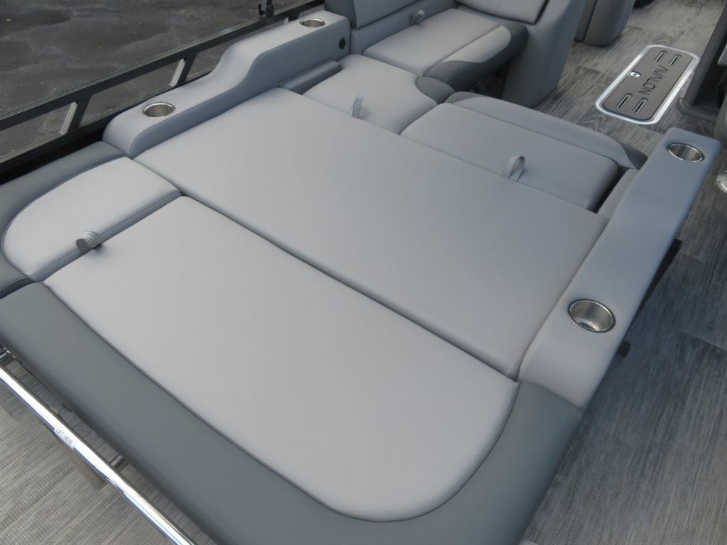 2027 AVALON LSZ VRB
