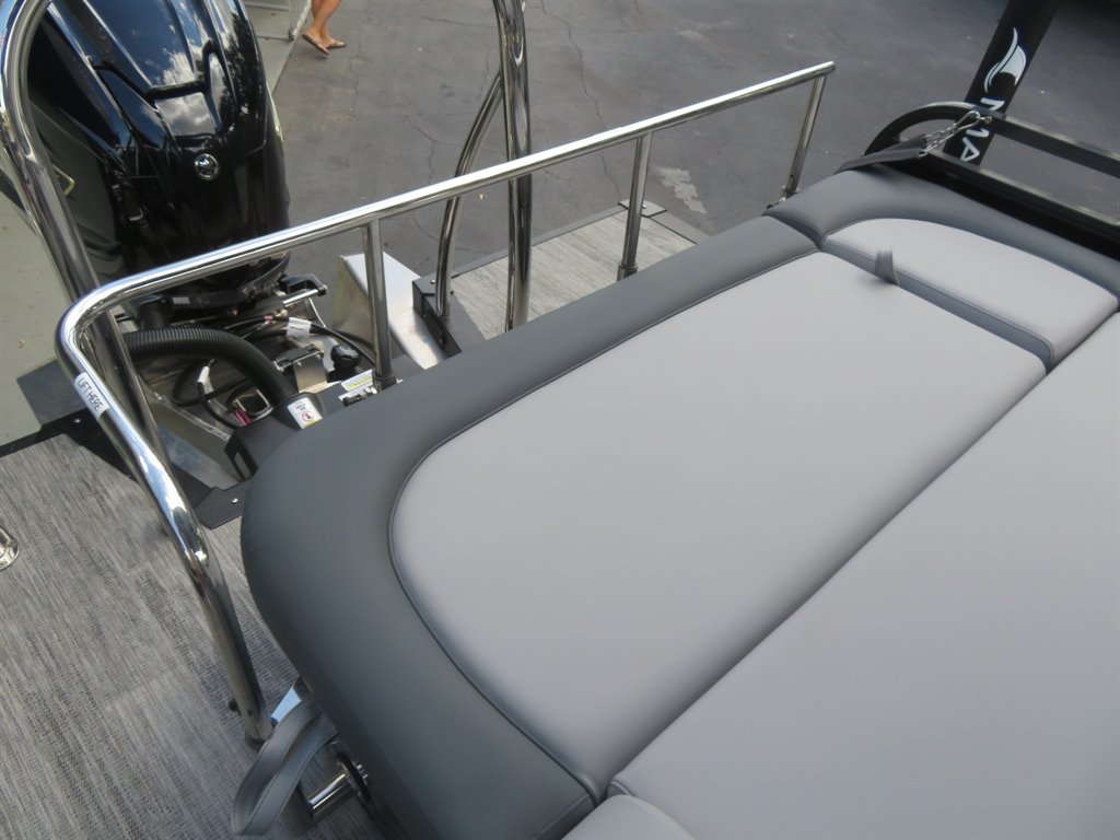 2027 AVALON LSZ VRB