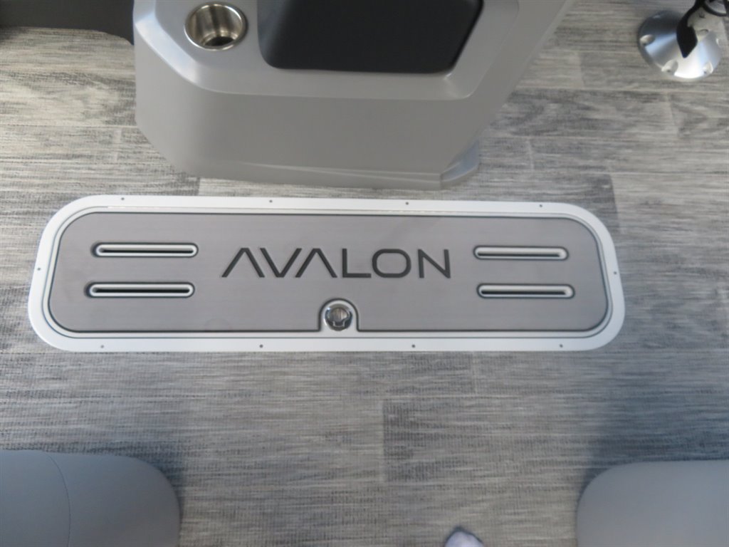 2027 AVALON LSZ VRB