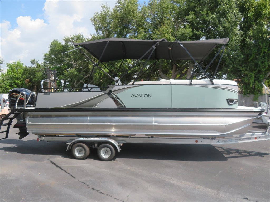 2027 Avalon 23 LSZ ENT - $91,800