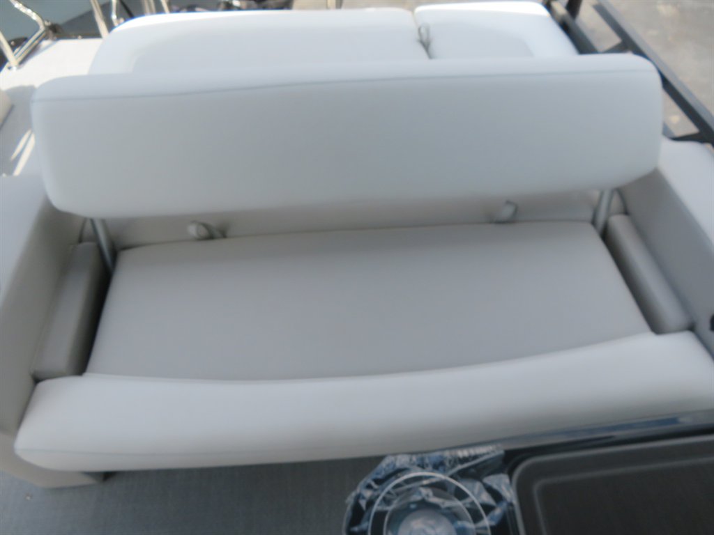 2027 Avalon 23 LSZ ENT - $91,800