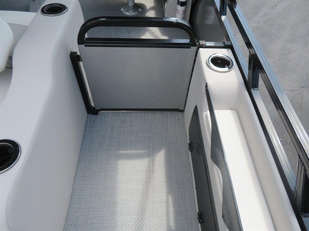 2027 Avalon 23 LSZ ENT - $91,800
