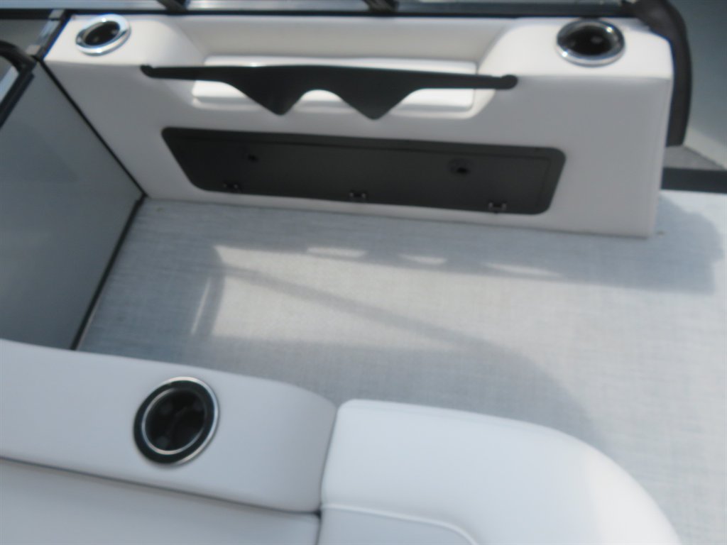 2027 Avalon 23 LSZ ENT - $91,800