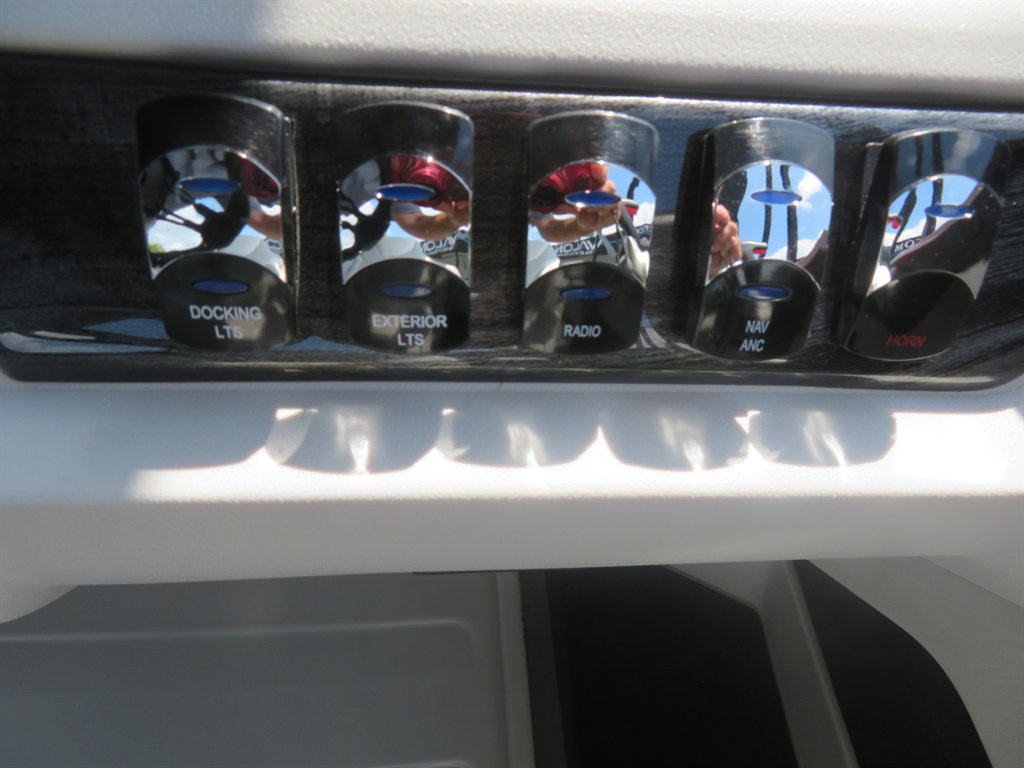 2027 Avalon 23 LSZ ENT - $91,800