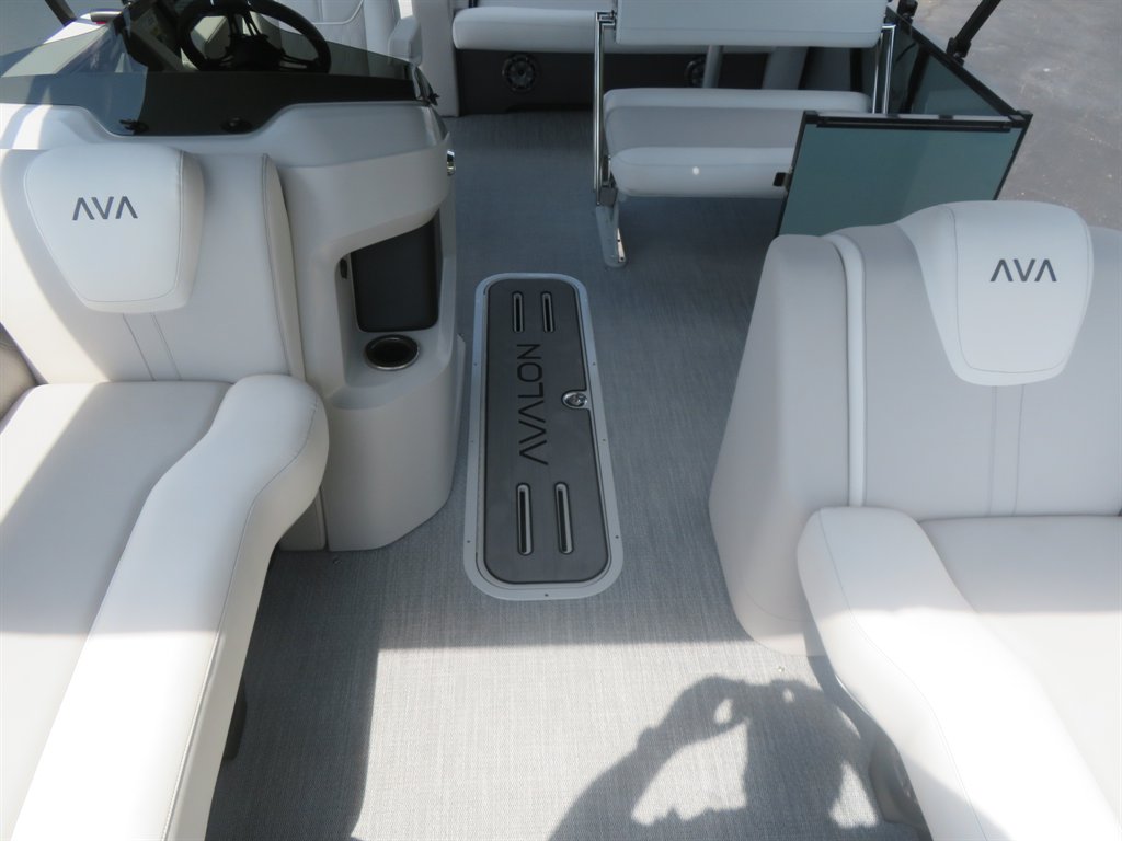 2027 Avalon 23 LSZ ENT - $91,800