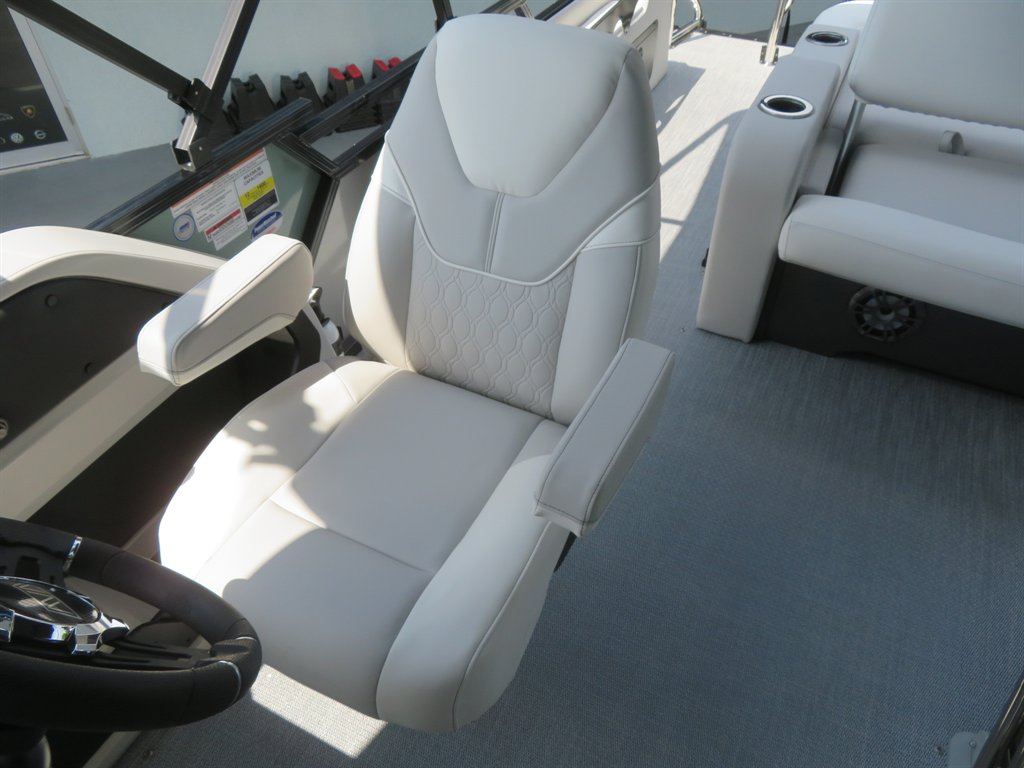 2027 Avalon 23 LSZ ENT - $91,800