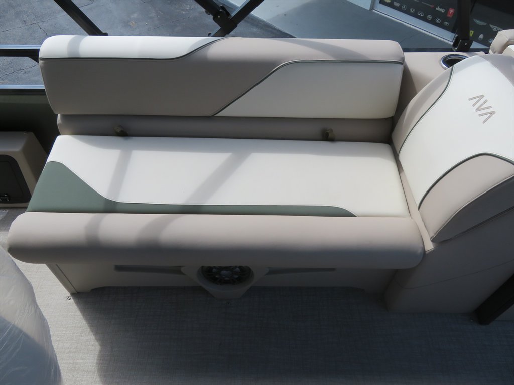 2027 Avalon 25 Venture 85 CCF - $98,900
