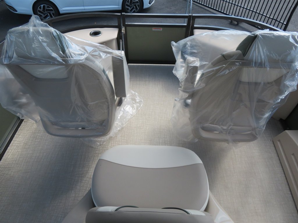 2027 Avalon 25 Venture 85 CCF - $98,900