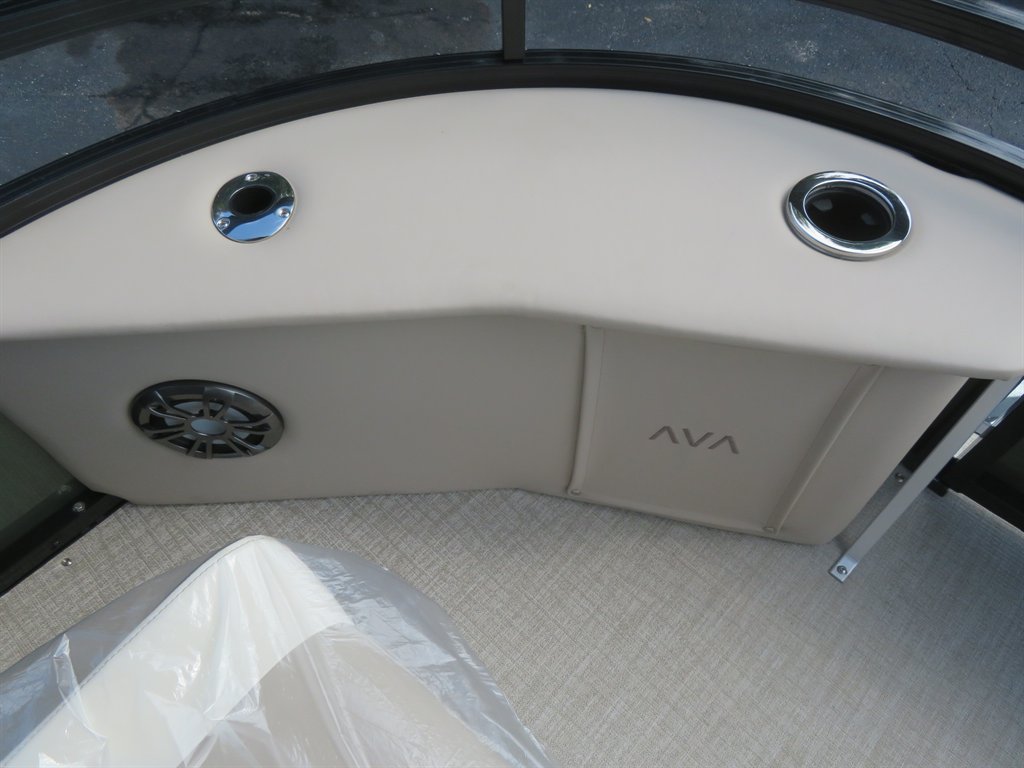 2027 Avalon 25 Venture 85 CCF - $98,900