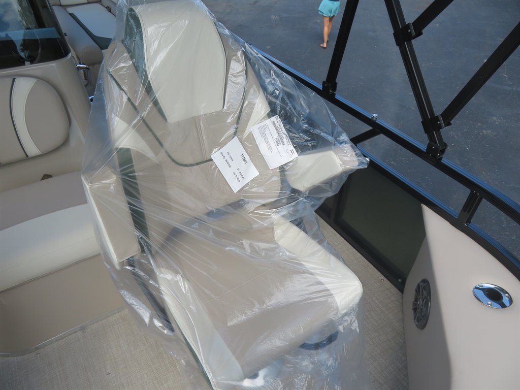 2027 Avalon 25 Venture 85 CCF - $98,900
