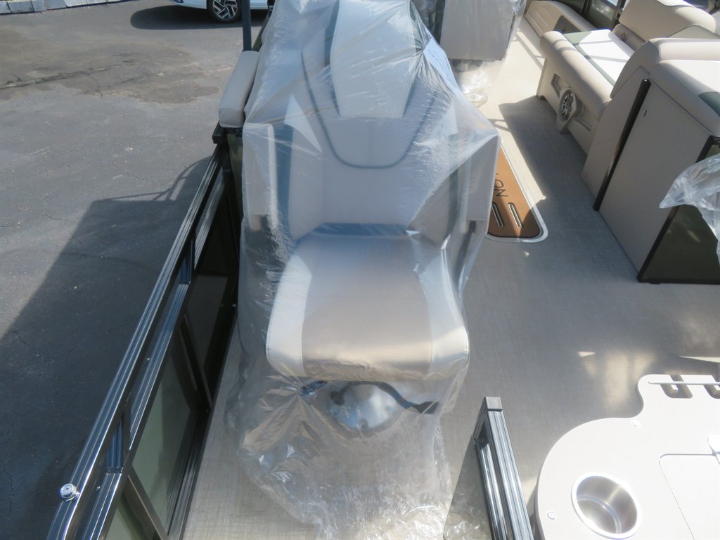 2027 Avalon 25 Venture 85 CCF - $98,900