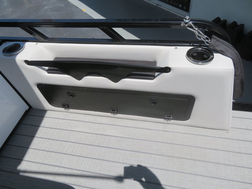 2027 Avalon 25 LSZ VRB - $99,800