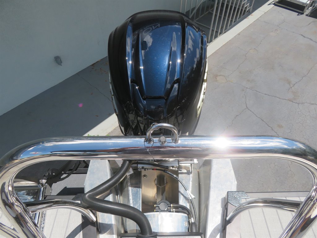 2027 Avalon 25 LSZ VRB - $99,800