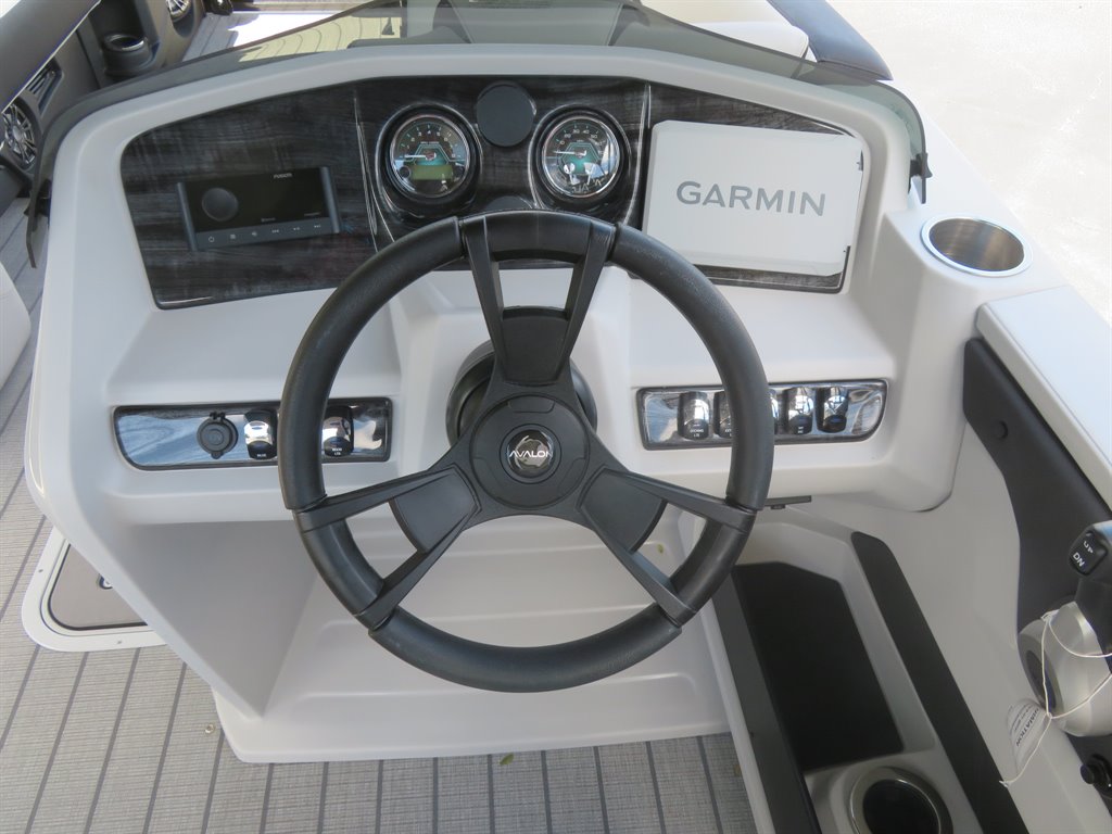 2027 Avalon 25 LSZ VRB - $99,800