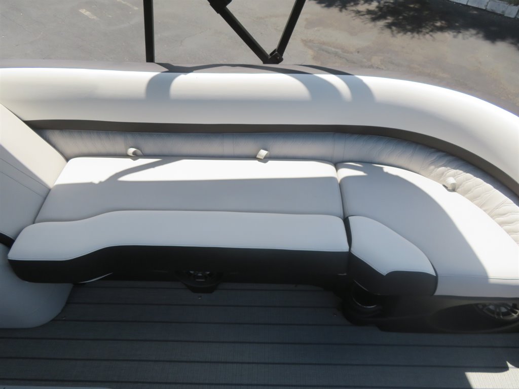 2027 Avalon 25 LSZ VRB - $99,800