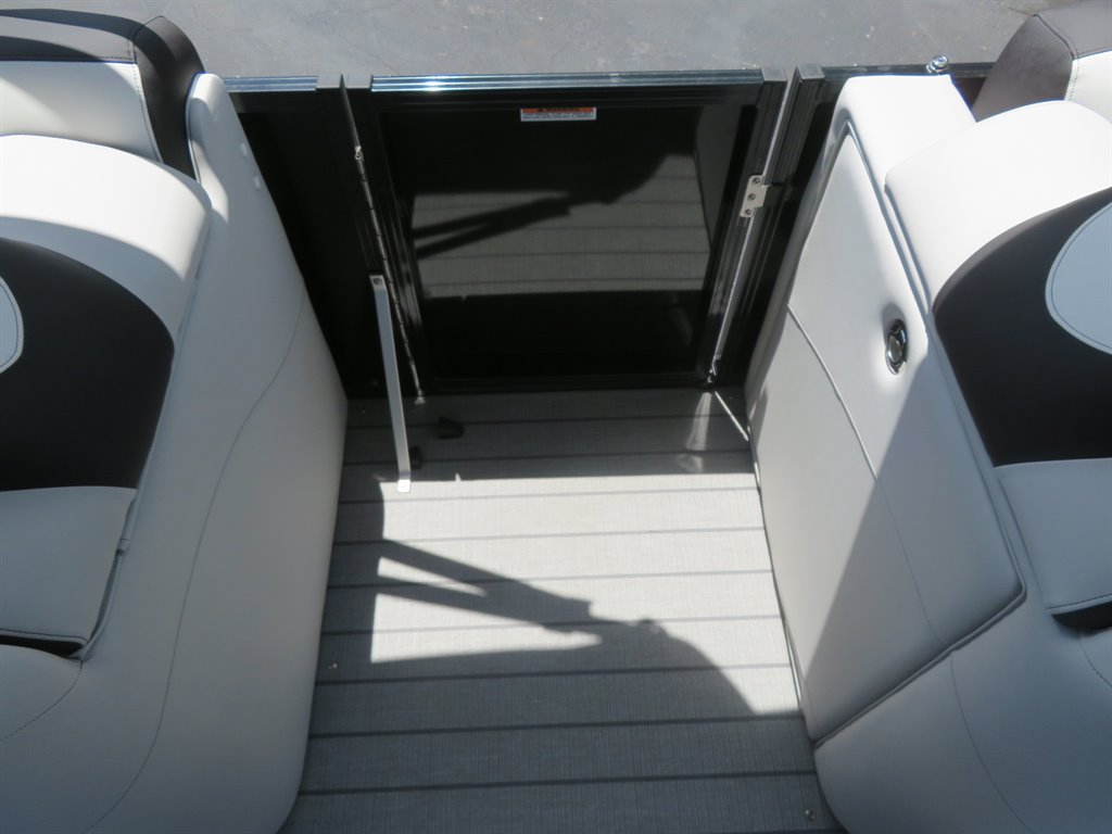 2027 Avalon 25 LSZ VRB - $99,800