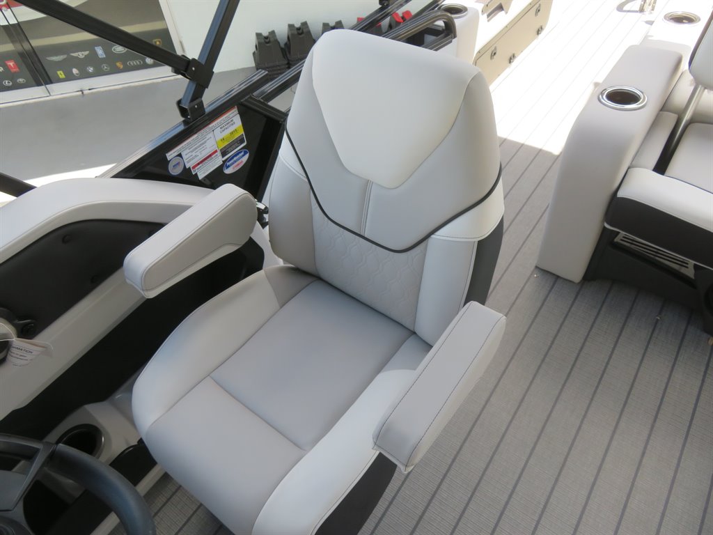 2027 Avalon 25 LSZ VRB - $99,800