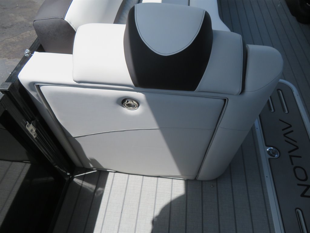 2027 Avalon 25 LSZ VRB - $99,800