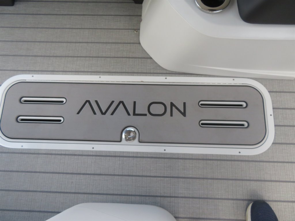 2027 Avalon 25 LSZ VRB - $99,800