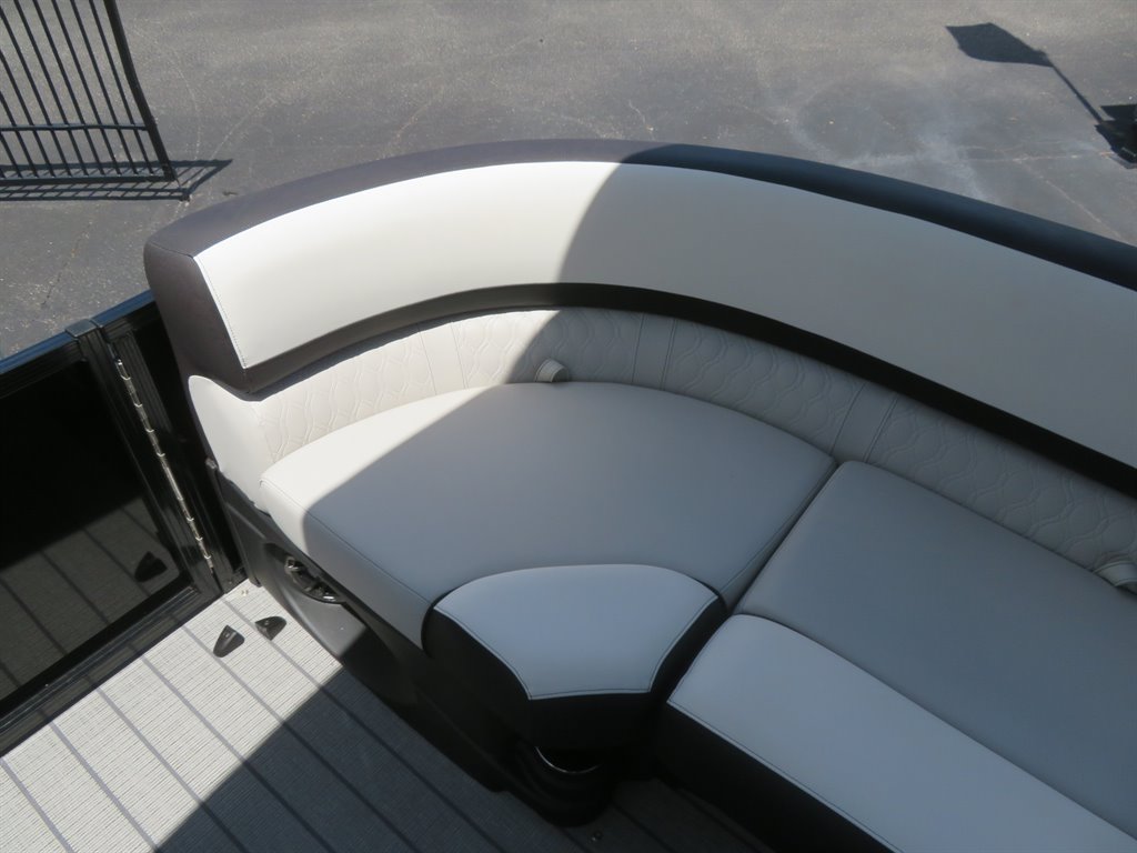2027 Avalon 25 LSZ VRB - $99,800