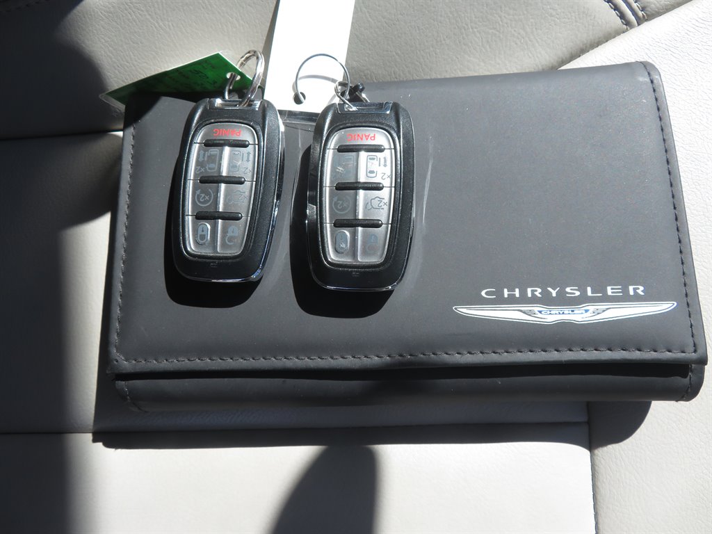 2017 Chrysler Pacifica - $11,900