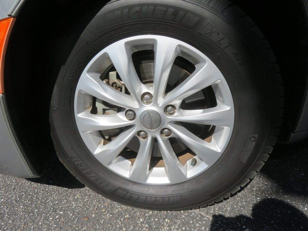 2017 Chrysler Pacifica - $11,900