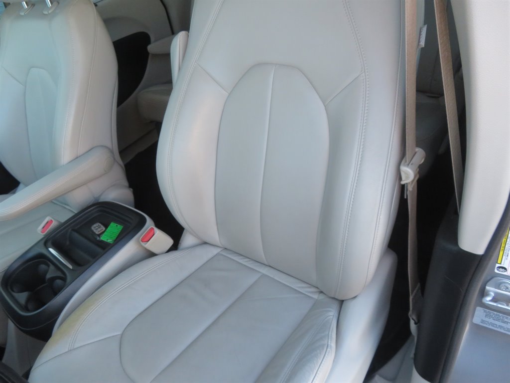 2017 Chrysler Pacifica - $11,900