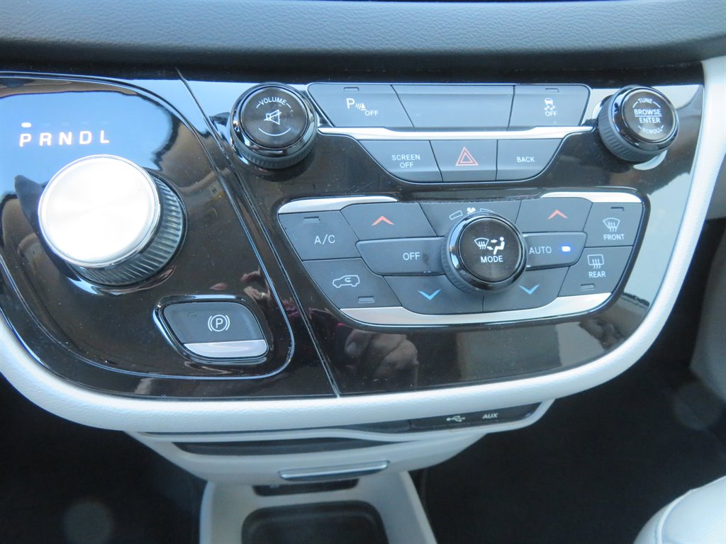 2017 Chrysler Pacifica - $11,900