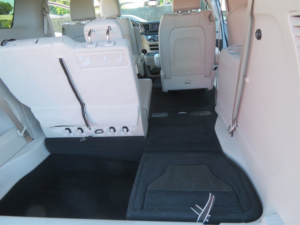 2017 Chrysler Pacifica - $11,900