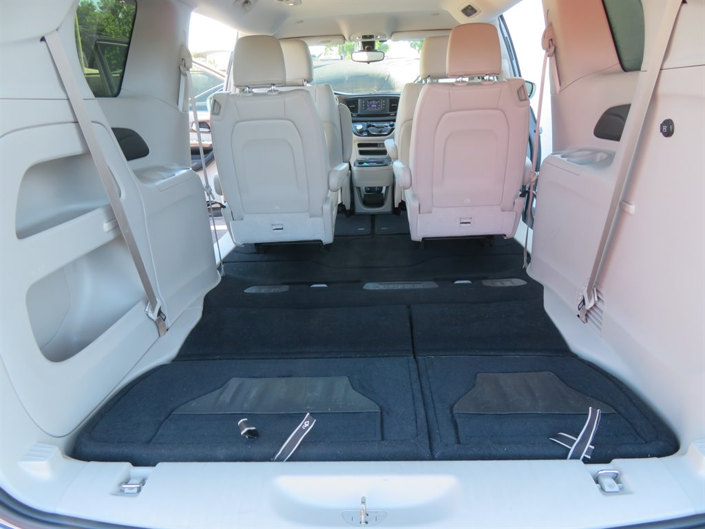 2017 Chrysler Pacifica - $11,900